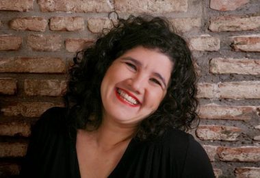 Ayça Damgacı Kimdir
