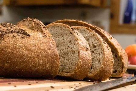 Ekmek Nedir? Çeşitleri, Yapılışı ve Besin Değerleri