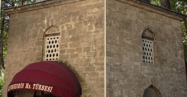 Akşemseddin'in Göynük'teki türbesi