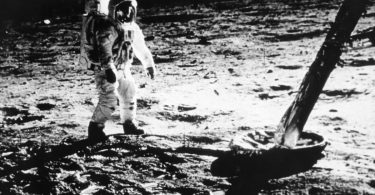 aya giden astronotlar kimlerdir