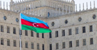 azerbaycan bayrağının tarihi